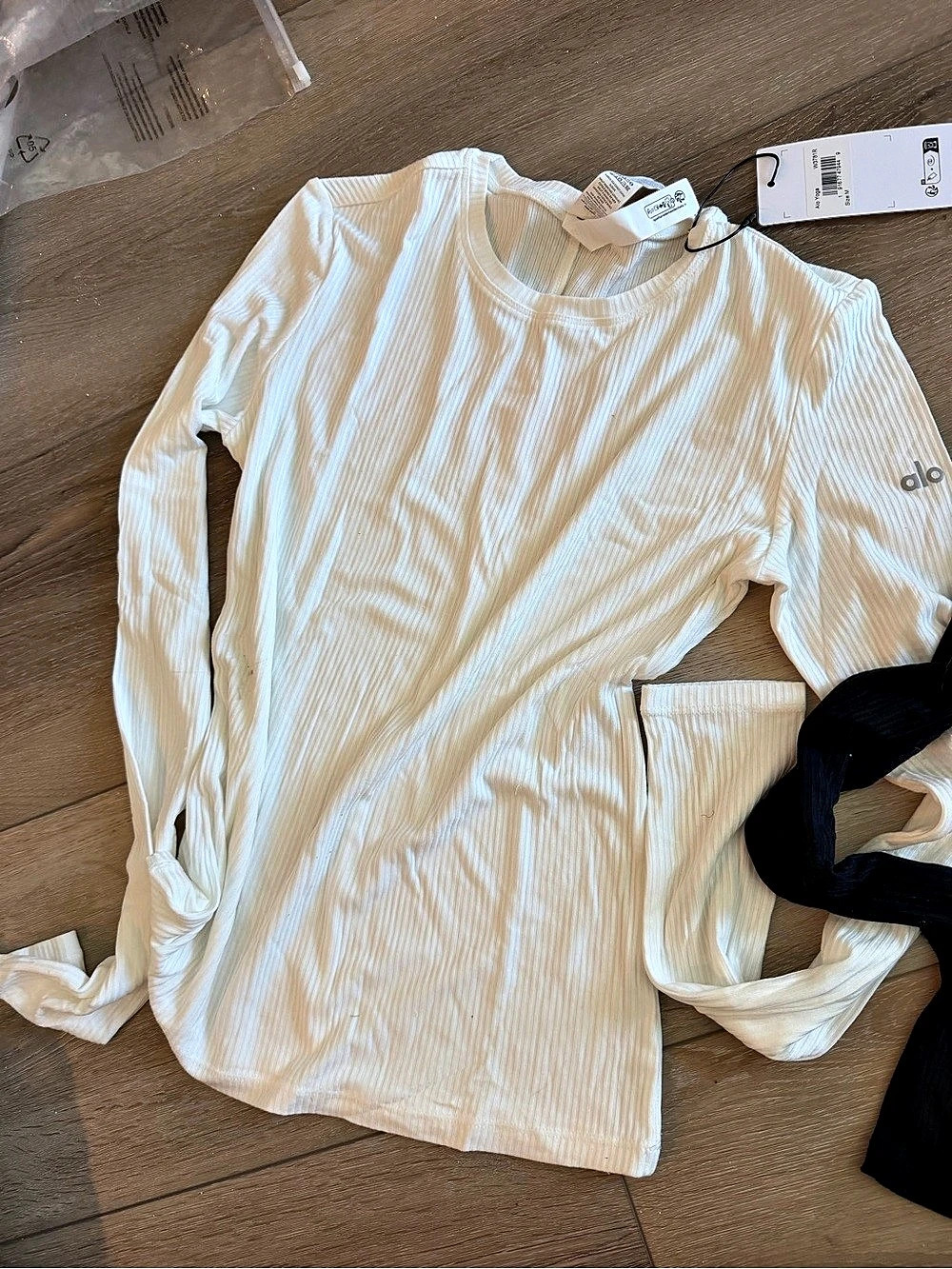 Alo Long Sleeve Ribbed Top in Cream NWT